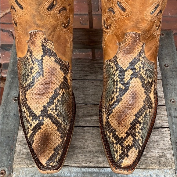 - CORRAL NEW Python Snakeskin Inlay Snip Toe Boots - Picture 5 of 13